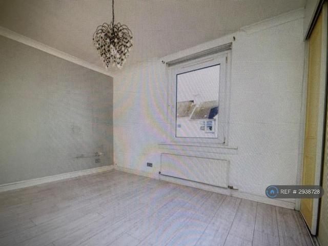 2 bedroom maisonette to rent