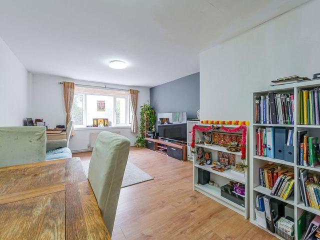 2 bedroom maisonette to rent