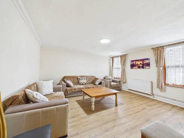 2 bedroom maisonette to rent