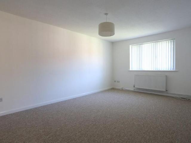 2 bedroom maisonette to rent