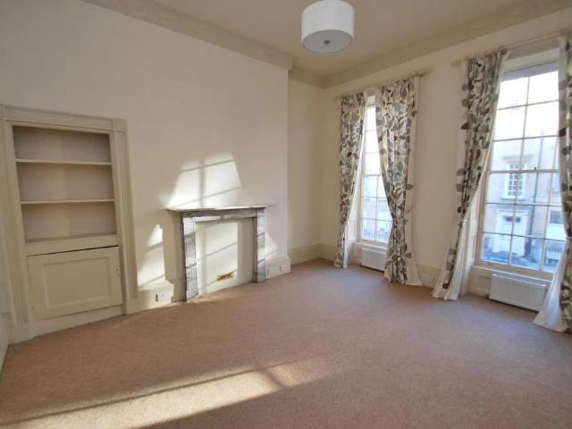 1 bedroom maisonette to rent
