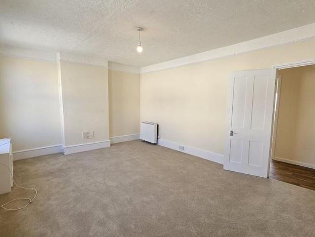 2 bedroom maisonette to rent