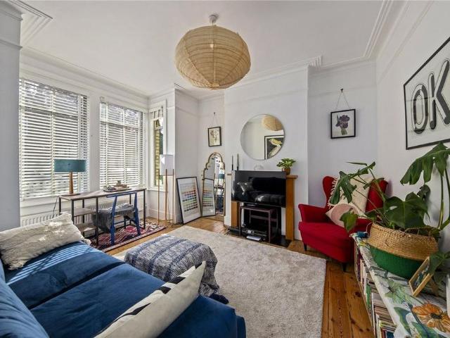2 bedroom maisonette to rent