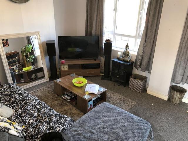 2 bedroom maisonette to rent