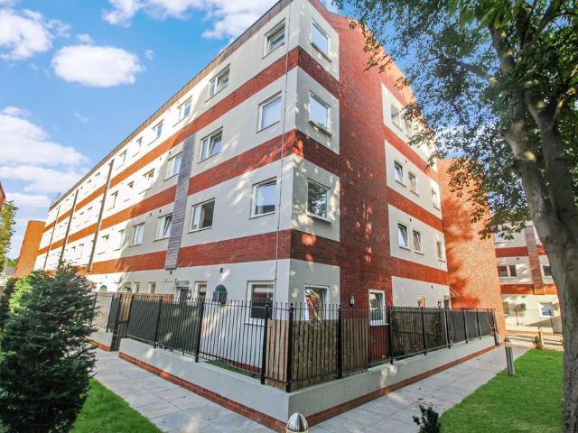 2 bedroom maisonette to rent