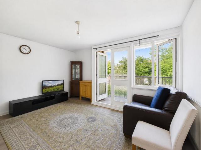 2 bedroom maisonette to rent