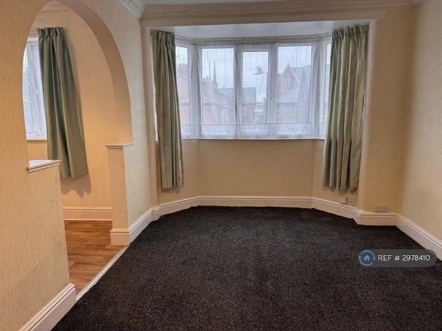 2 bedroom maisonette to rent