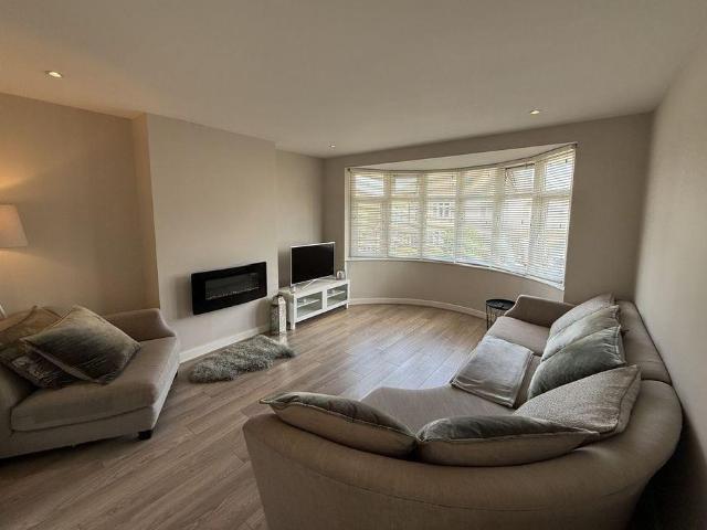2 bedroom maisonette to rent