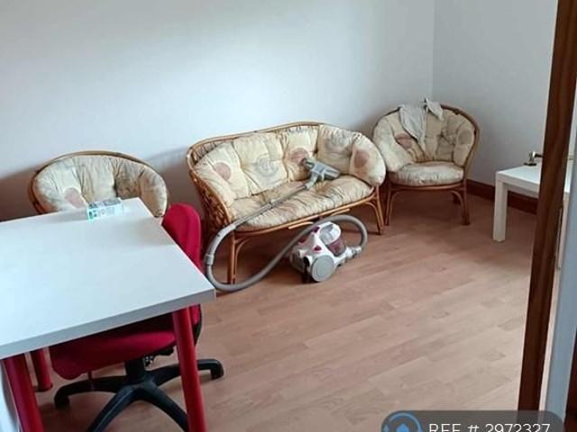 2 bedroom maisonette to rent
