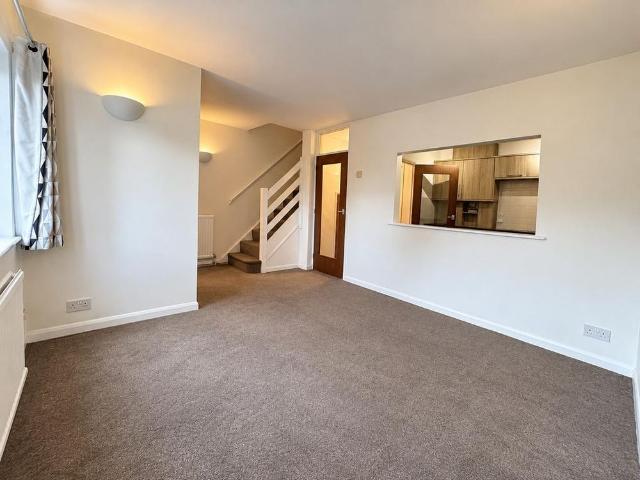 2 bedroom maisonette to rent