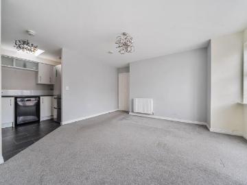 2 bedroom maisonette to rent