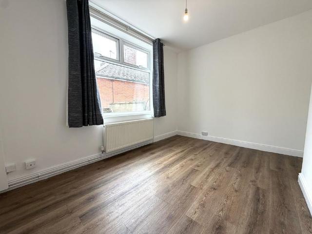 2 bedroom maisonette to rent