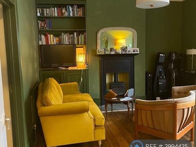 2 bedroom maisonette to rent