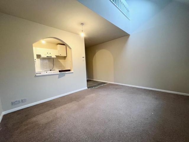 2 bedroom maisonette to rent