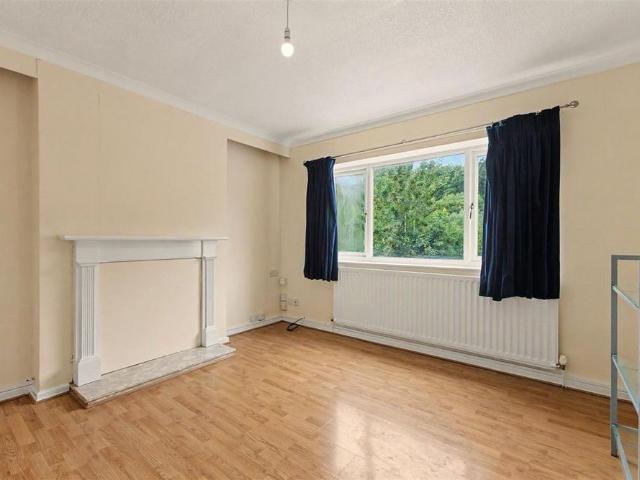 2 bedroom maisonette to rent