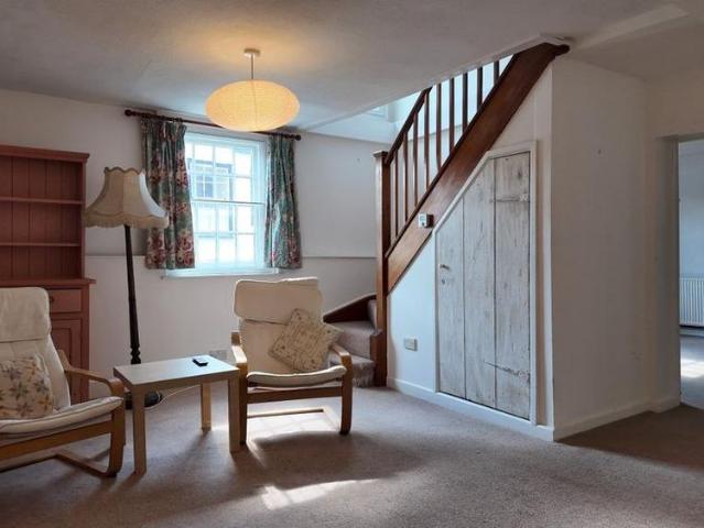 2 bedroom maisonette to rent