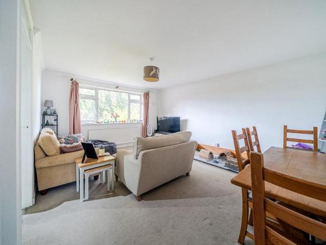 2 bedroom maisonette to rent