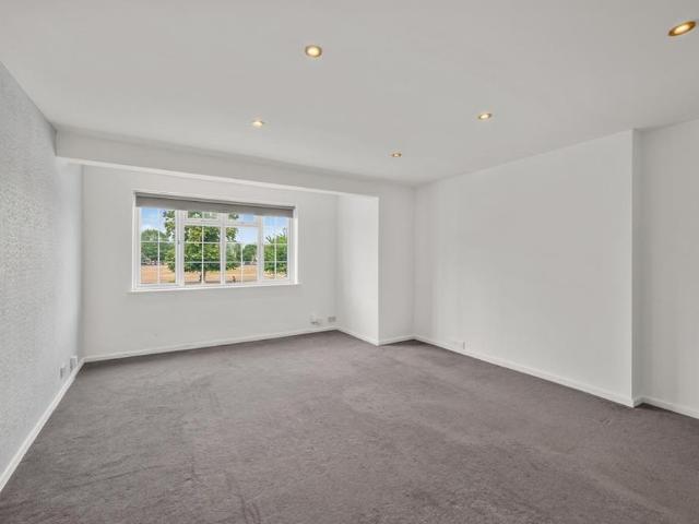 2 bedroom maisonette to rent