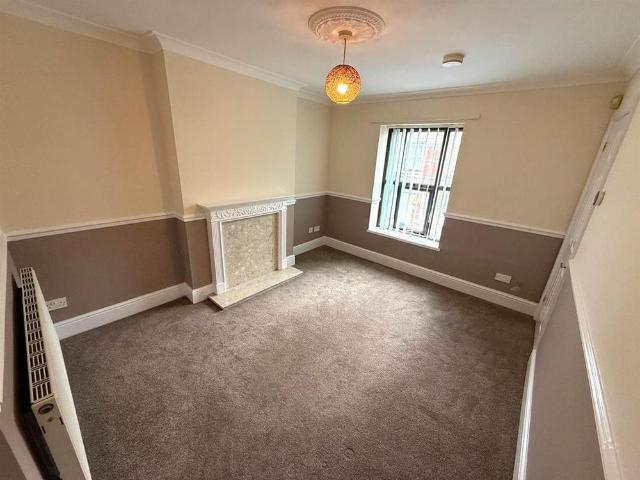 2 bedroom maisonette to rent