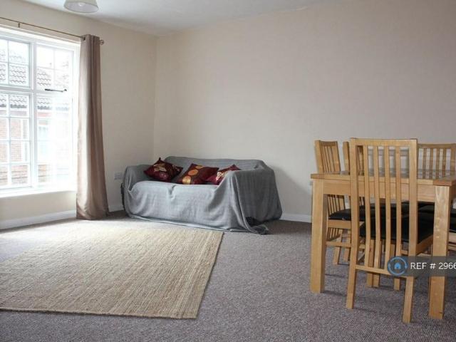 2 bedroom maisonette to rent