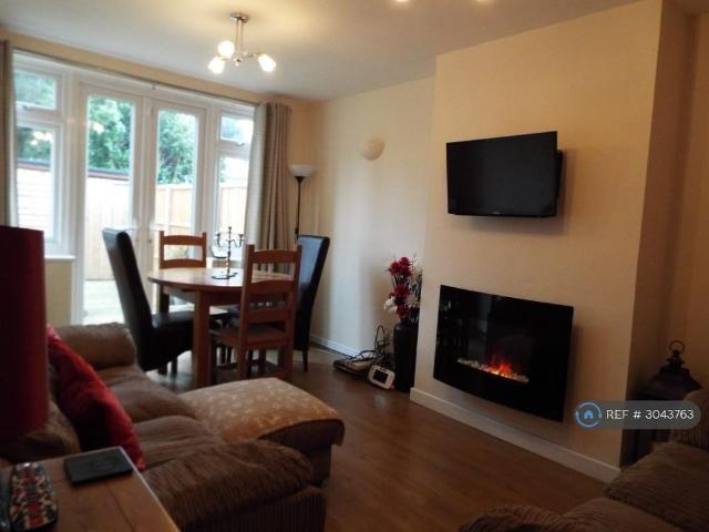 2 bedroom maisonette to rent