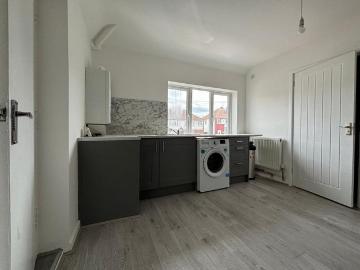2 bedroom maisonette to rent