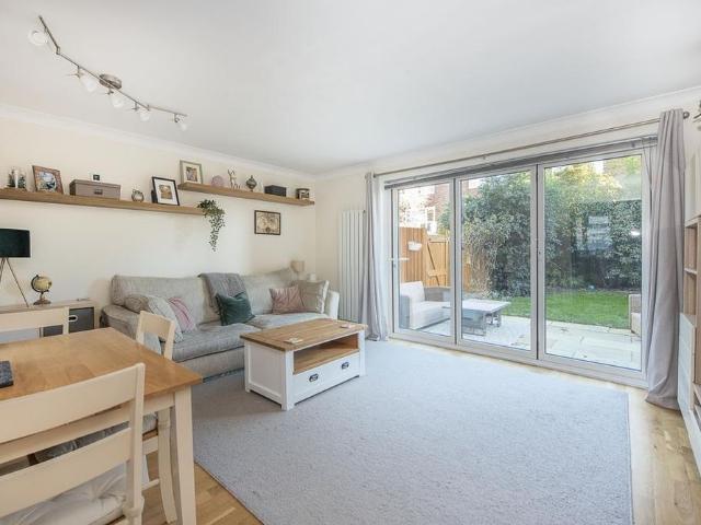 2 bedroom maisonette to rent