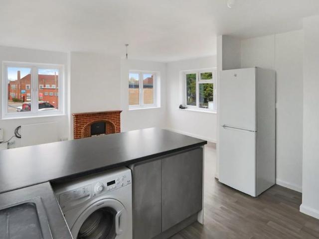 2 bedroom maisonette to rent