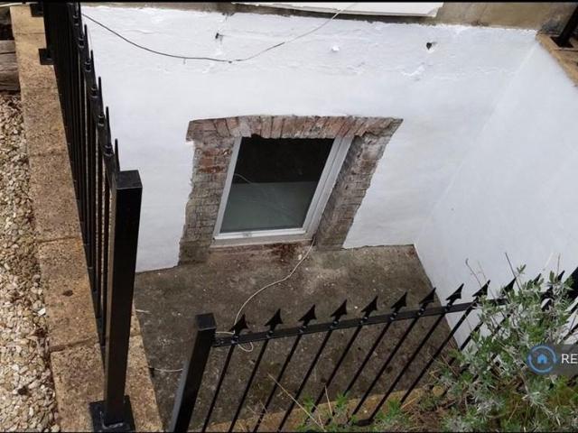 2 bedroom maisonette to rent