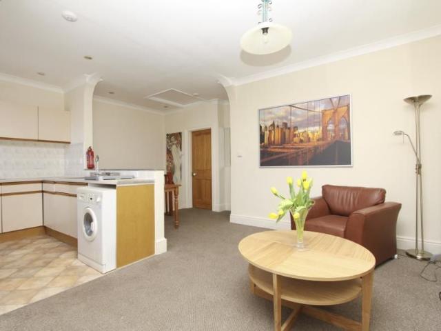 2 bedroom maisonette to rent