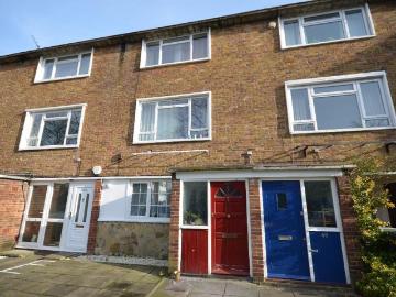 2 bedroom maisonette to rent