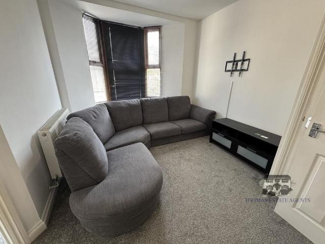 2 bedroom maisonette to rent