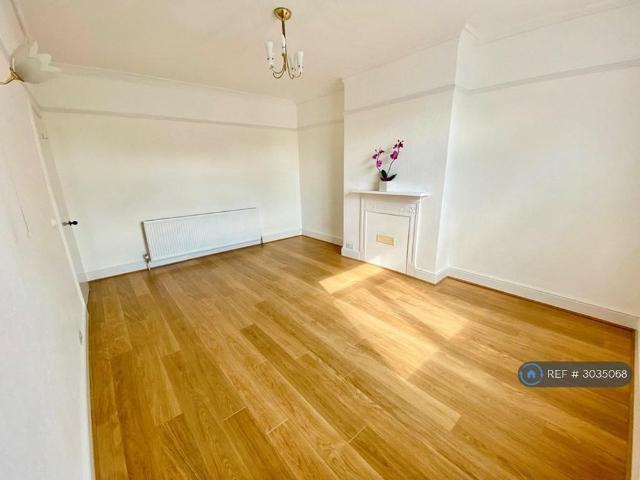 2 bedroom maisonette to rent