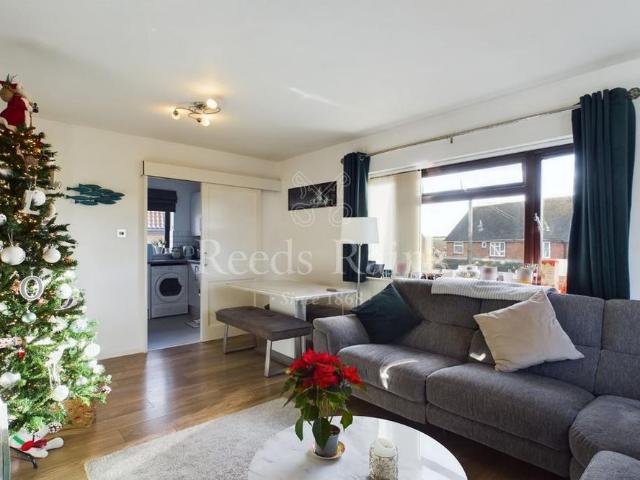 2 bedroom maisonette to rent