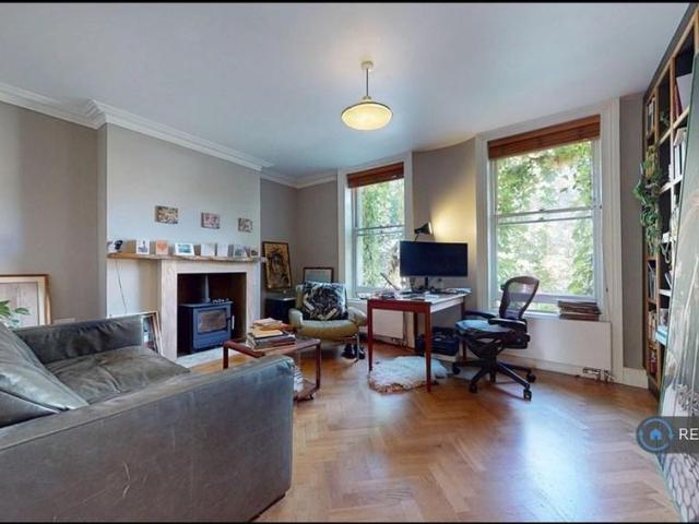 2 bedroom maisonette to rent