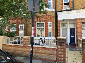 2 bedroom maisonette to rent