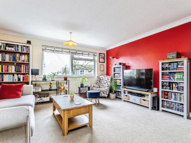 2 bedroom maisonette to rent