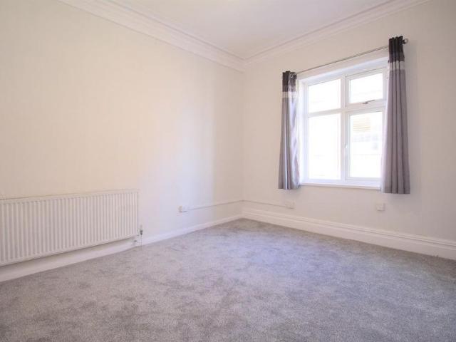 2 bedroom maisonette to rent