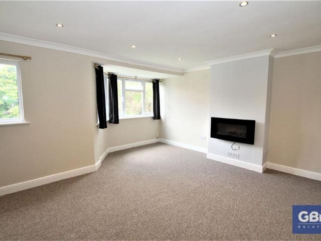 2 bedroom maisonette to rent