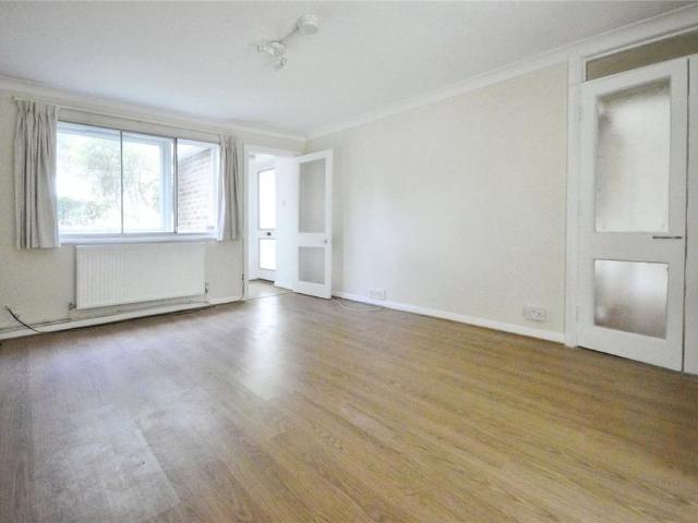 2 bedroom maisonette to rent