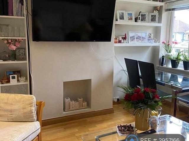 2 bedroom maisonette to rent