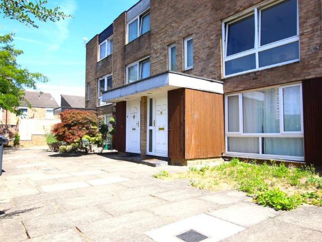 2 bedroom maisonette to rent