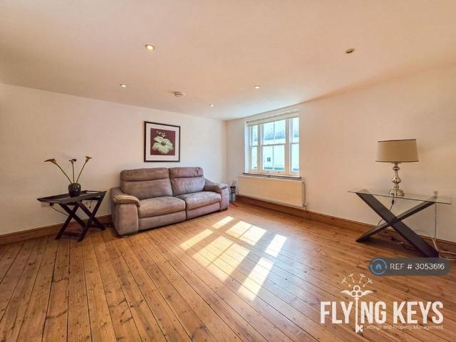 2 bedroom maisonette to rent