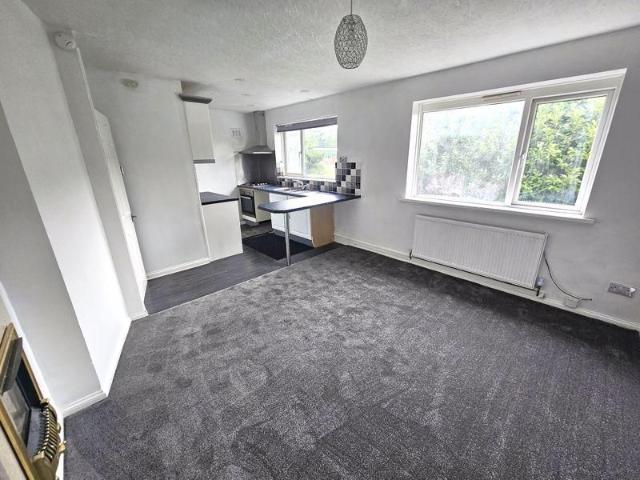 2 bedroom maisonette to rent