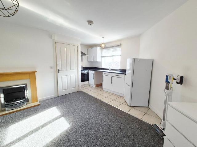 2 bedroom maisonette to rent