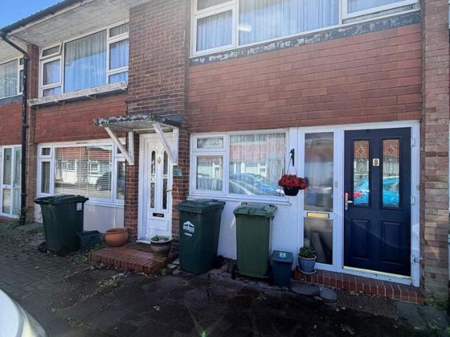 2 bedroom maisonette to rent