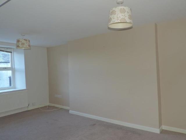 2 bedroom maisonette to rent