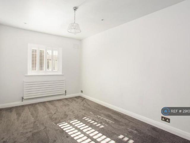2 bedroom maisonette to rent