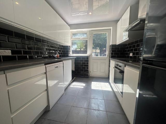 2 bedroom maisonette to rent