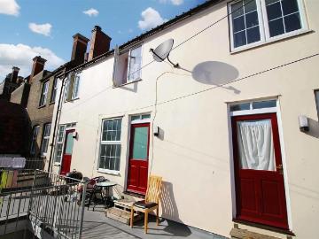 2 bedroom maisonette to rent